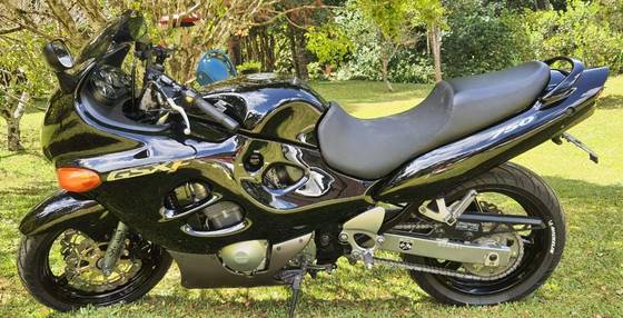 SUZUKI GSX 750 F 